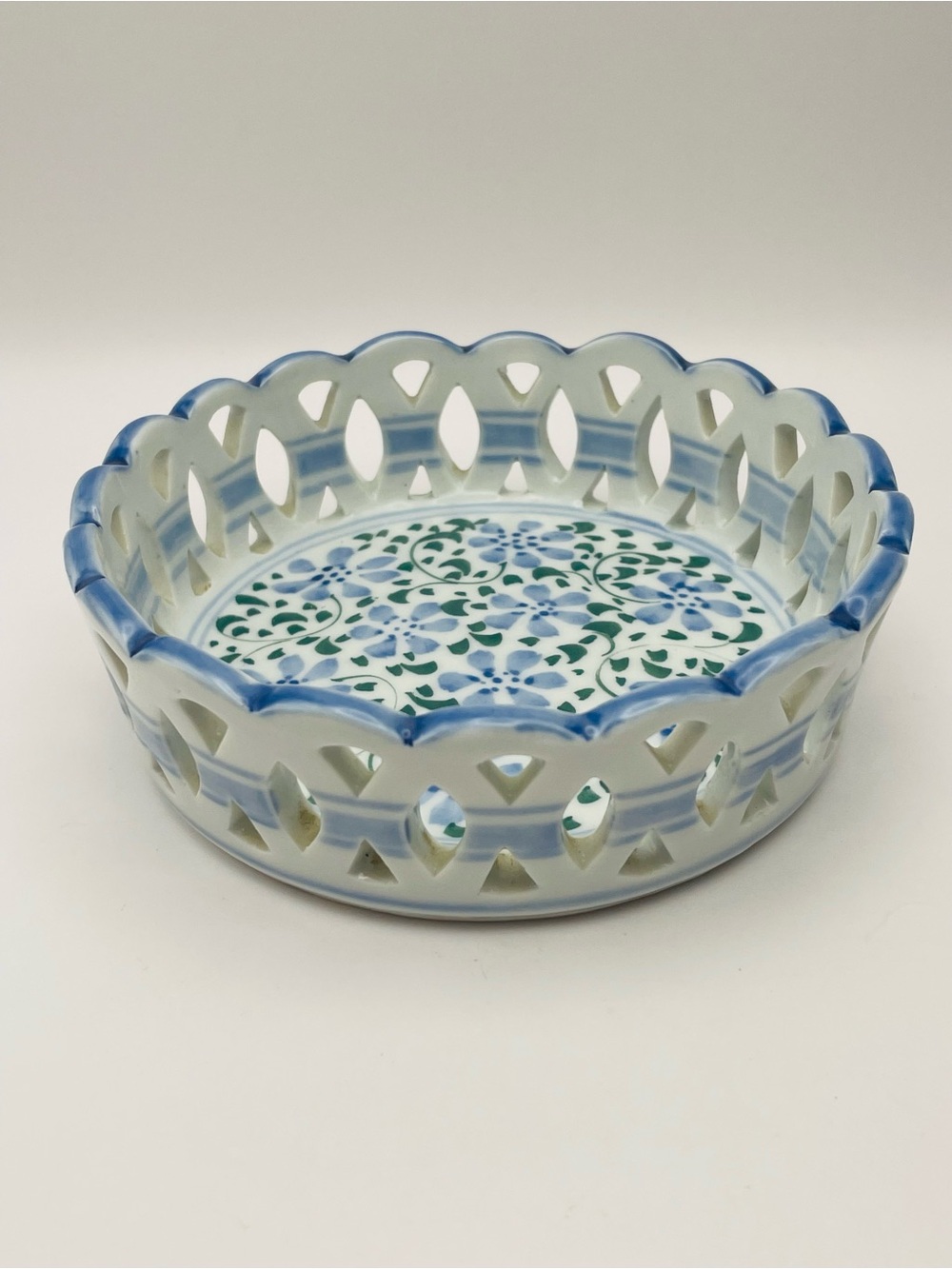 Vintage, Andrea by Sadek, White/Blue, Reticulated, Floral,  Round, Trinket Dish